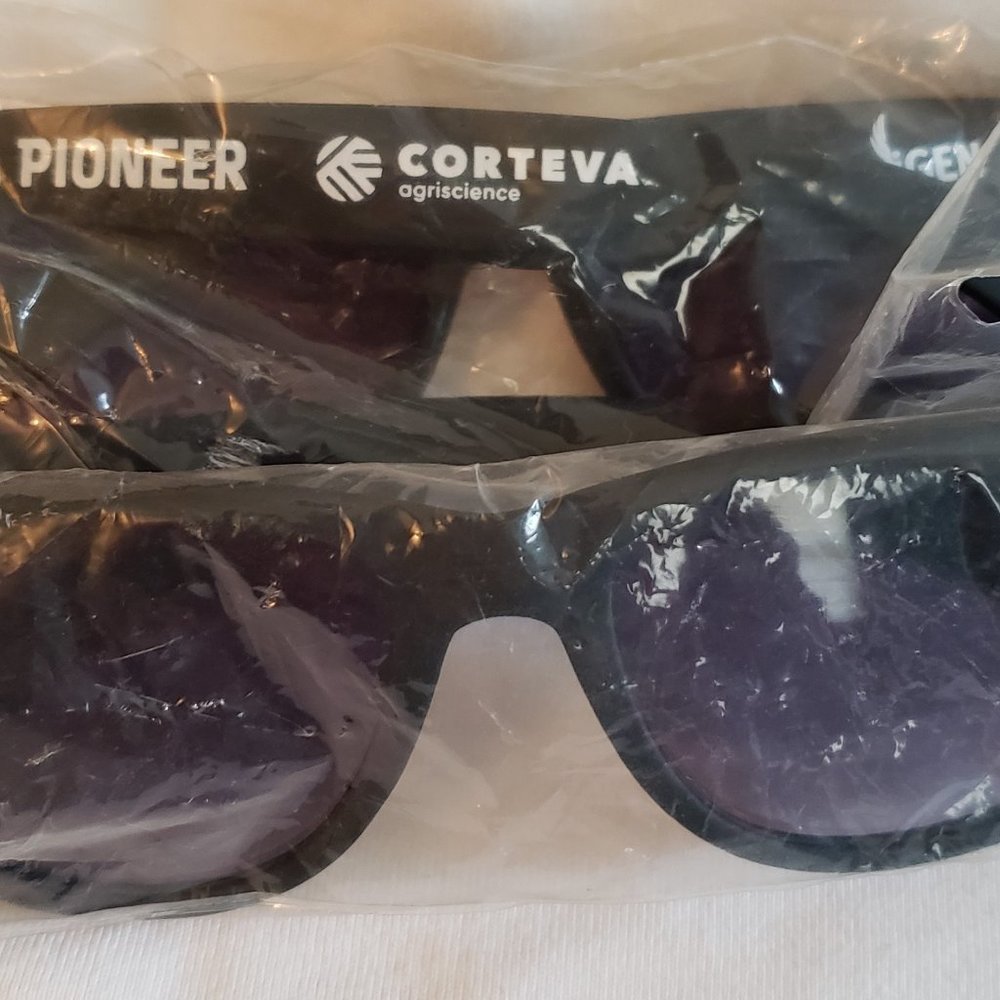 Pioneer Plastic Sunglasses 2 Pair New - Picture 2 of 2